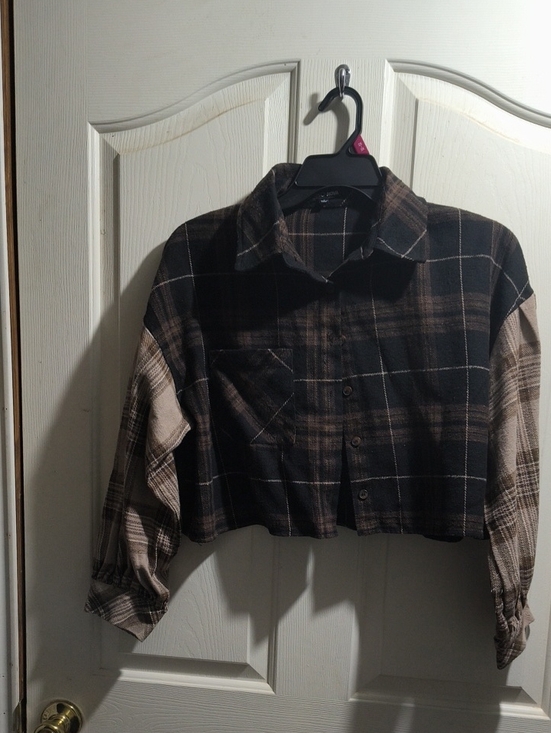 Fashion Nova Jackets & Blazers - Fashion Nova Cropped Plaid Button-Front Jacket - Brown & Black